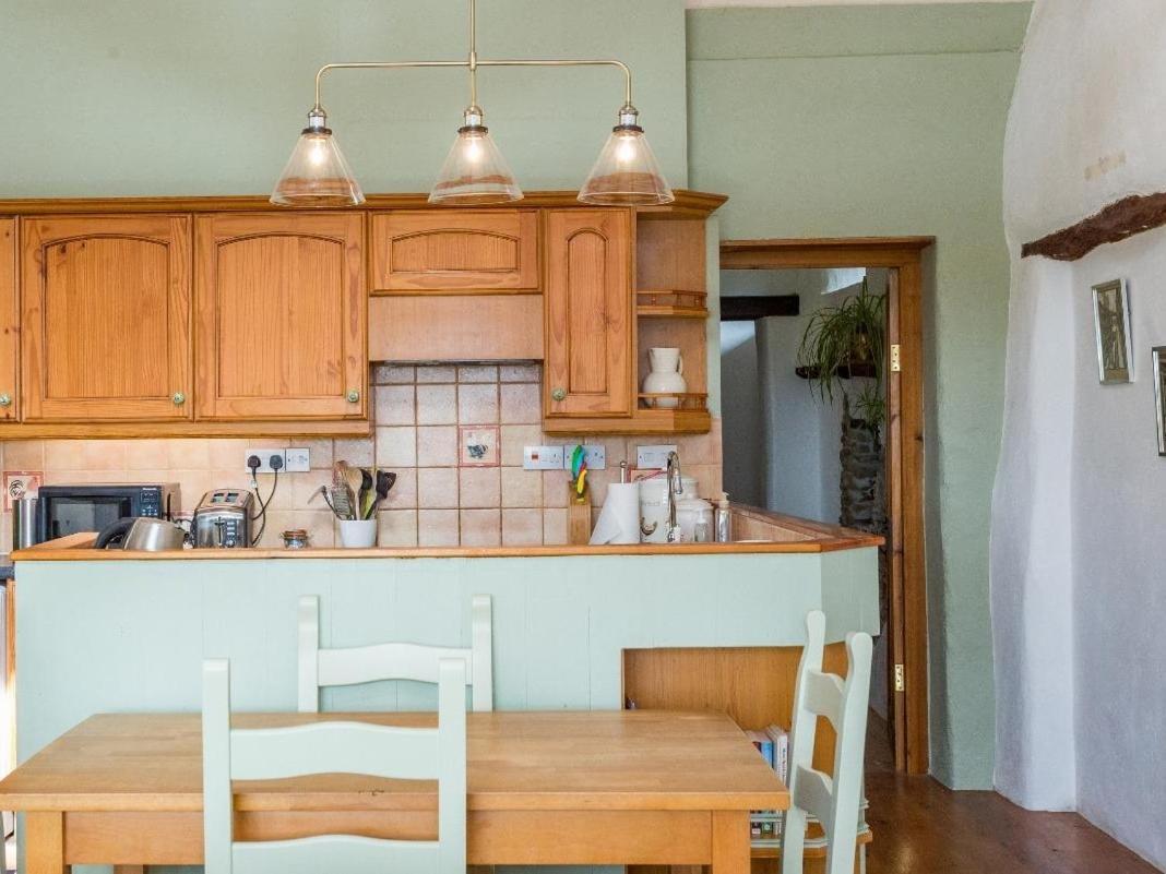 Billy'S Barn Villa Bradworthy ภายนอก รูปภาพ