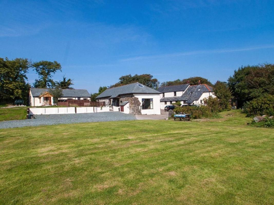 Billy'S Barn Villa Bradworthy ภายนอก รูปภาพ