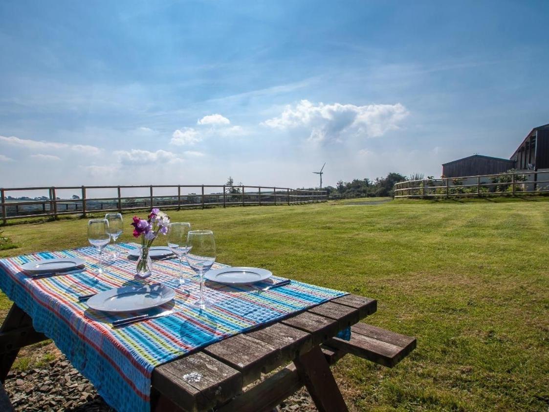 Billy'S Barn Villa Bradworthy ภายนอก รูปภาพ